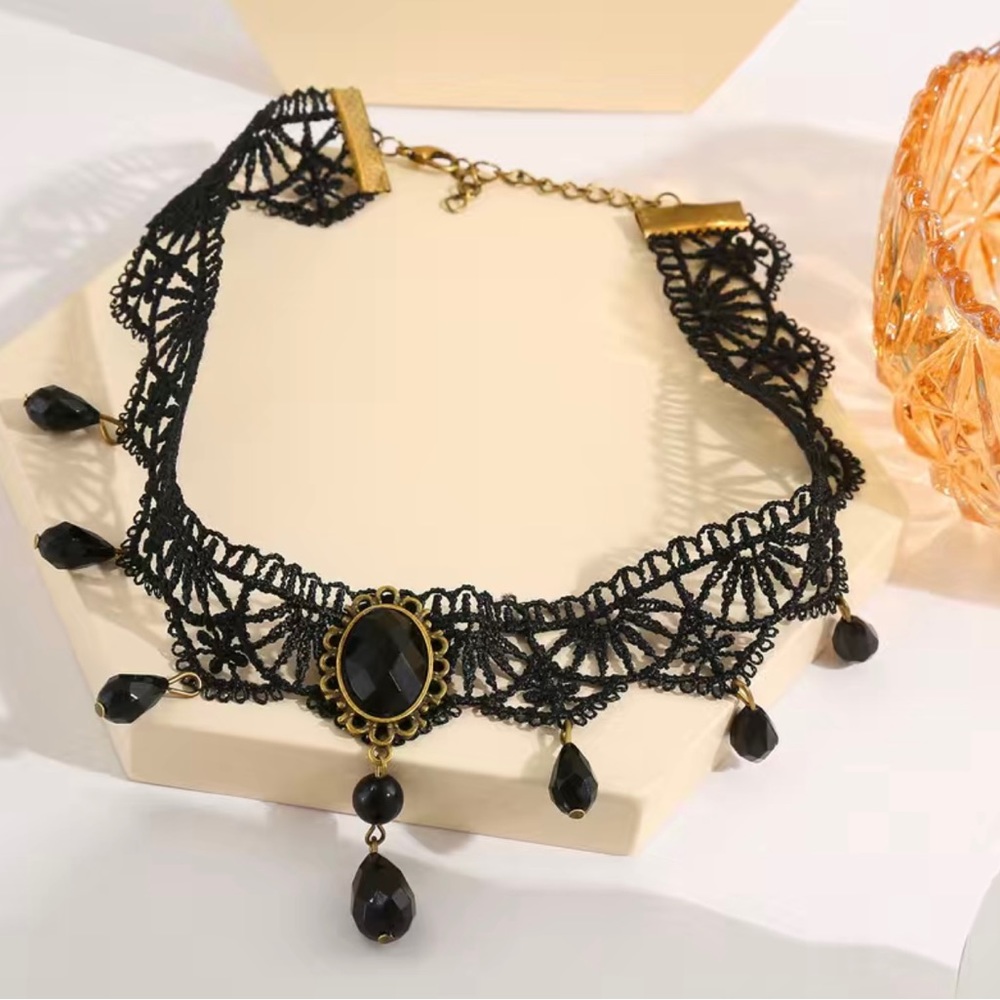 Gorgeous Retro Style Tassel Crystal Lace Halloween Necklace Faux Fashion Jewelry - Picture 2 of 7